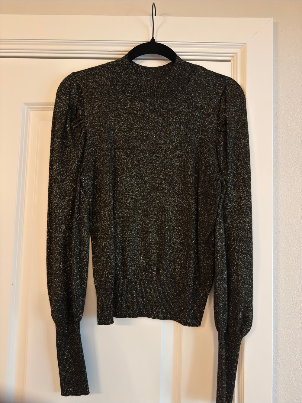 Evereve Black Puff-Sleeve Turtleneck Sweater